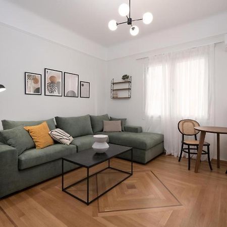 Vibrant Urban Getaway: Modern 1-Bedroom Near Bars, Parks, And Metro Athens Exterior photo